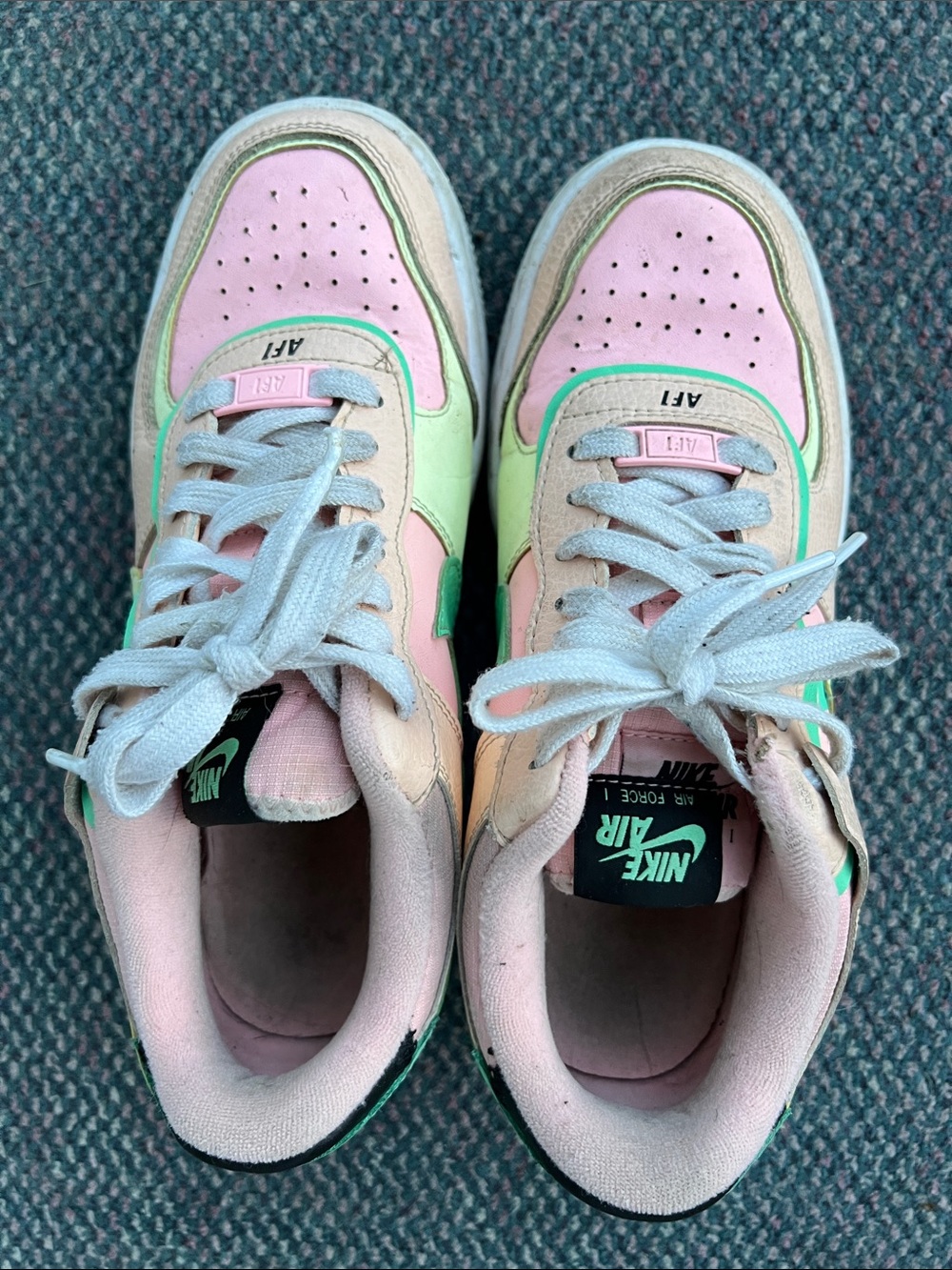 NIKE Air Force 1s… 8… spring colors… EUC